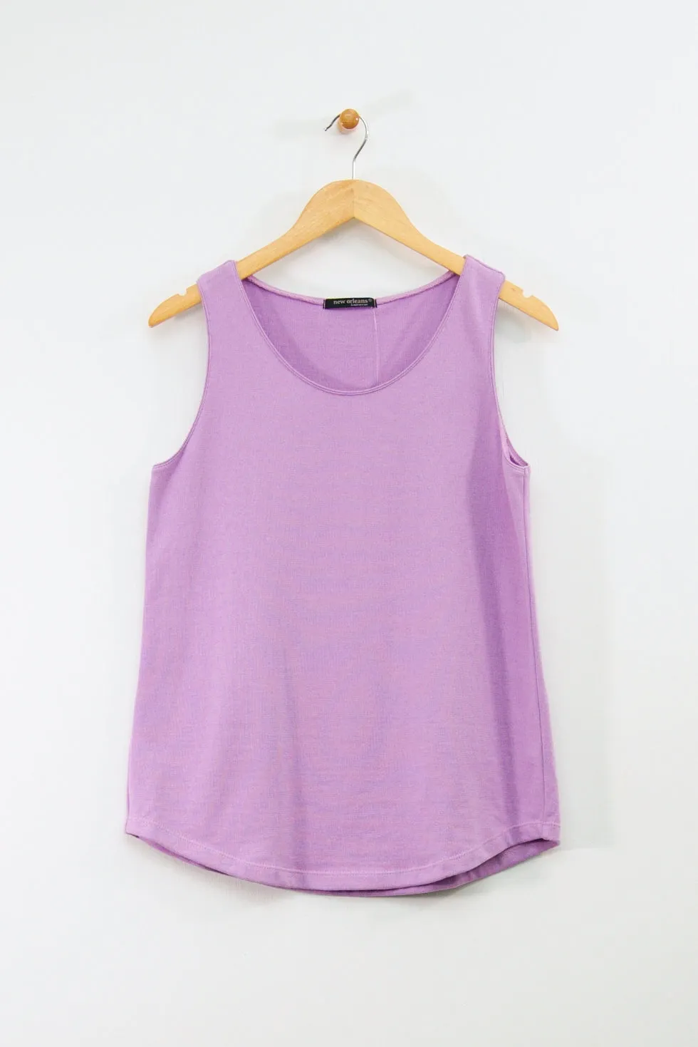 26" Sleeveless Scoop Neck Tank