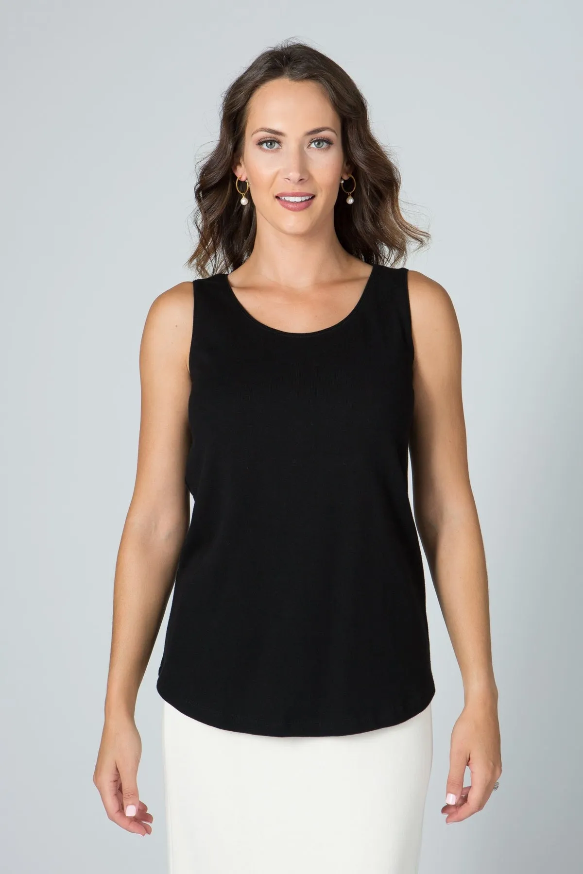 26" Sleeveless Scoop Neck Tank