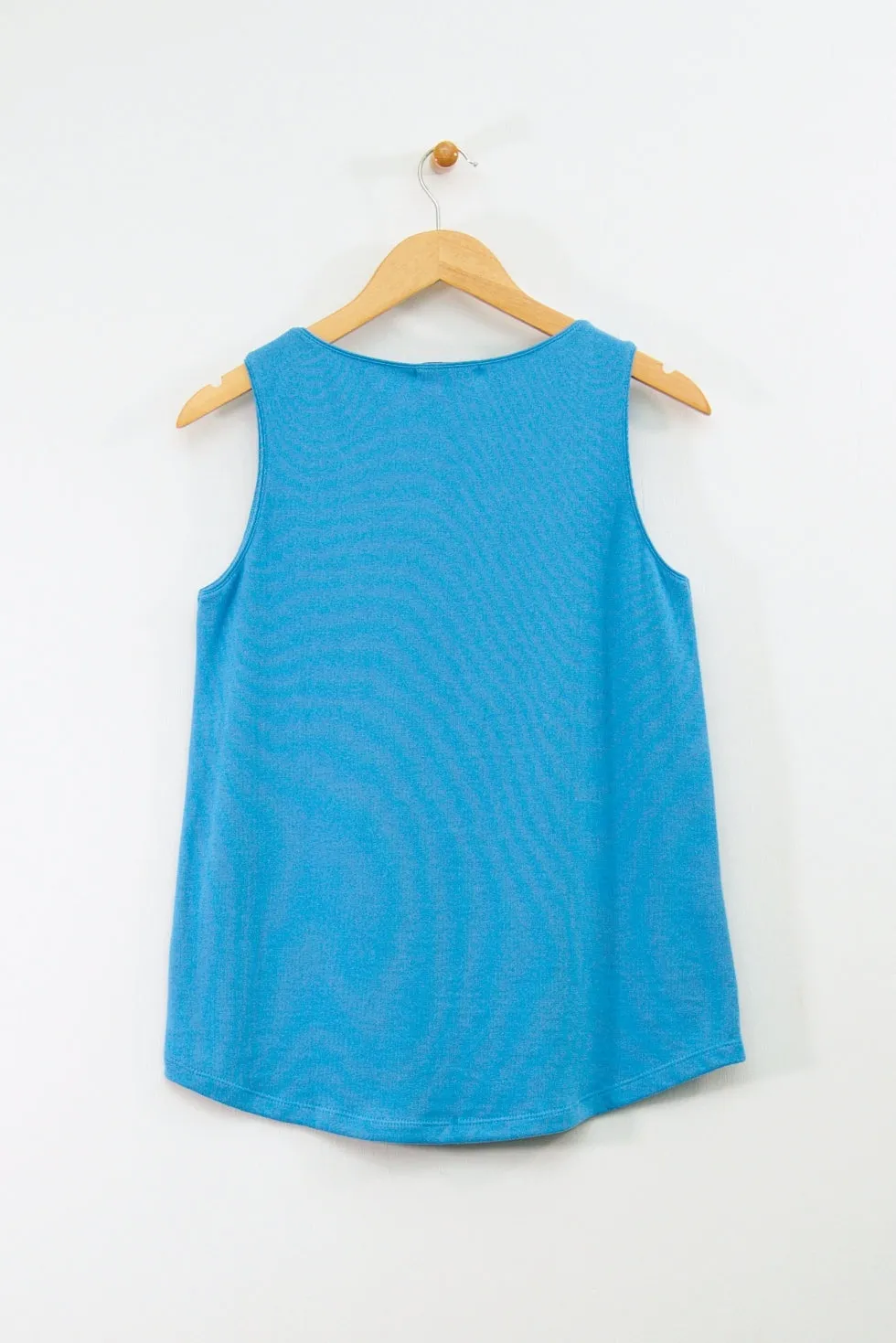 26" Sleeveless Scoop Neck Tank