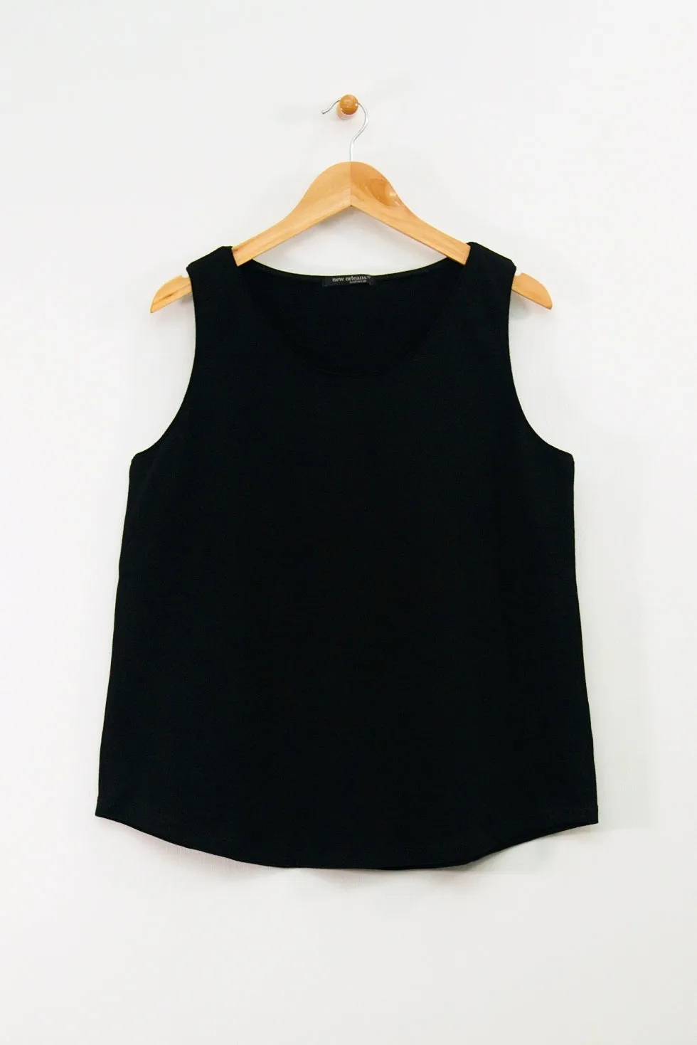 26" Sleeveless Scoop Neck Tank