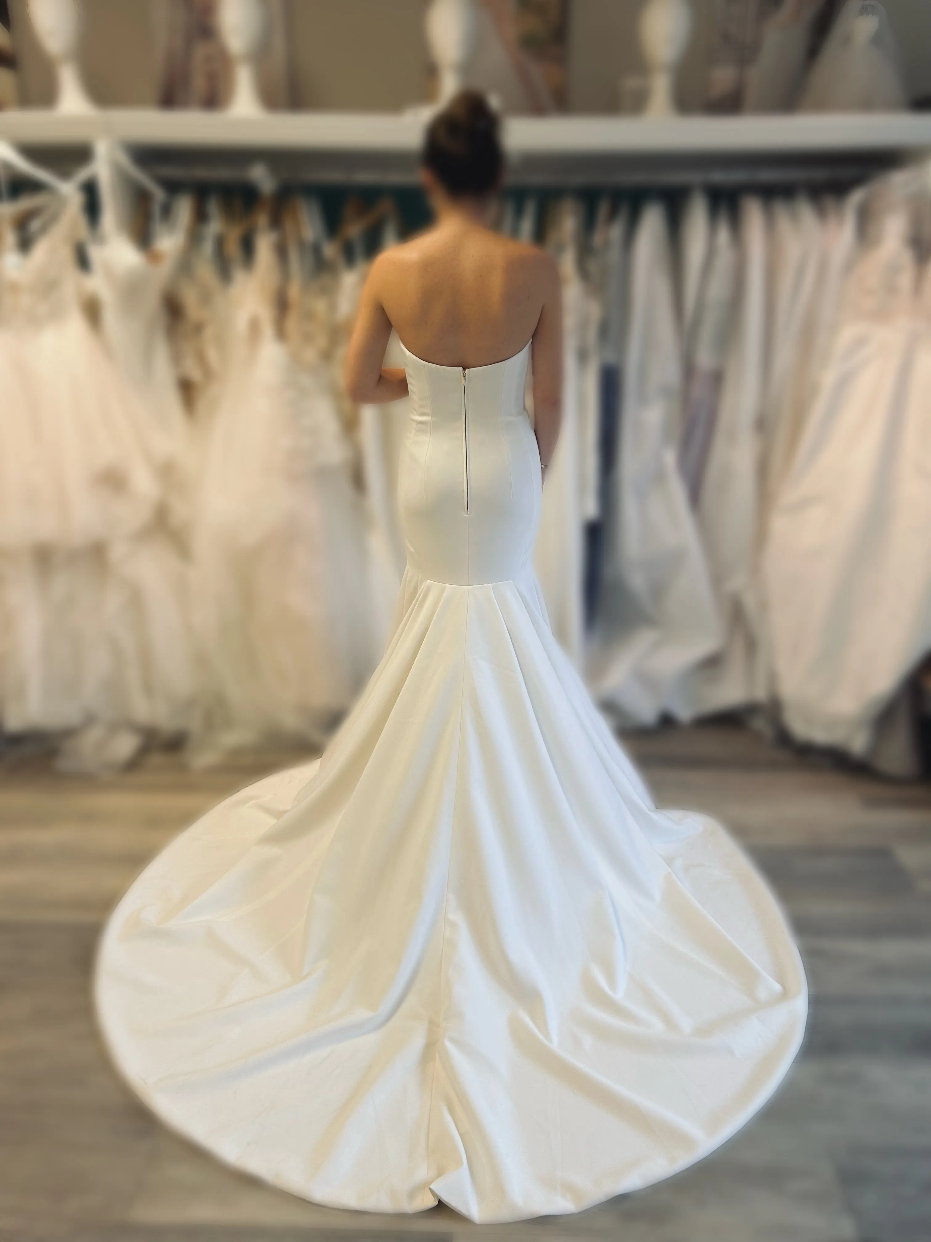 Justin Alexander Signature 99217 Wedding Dress Sample