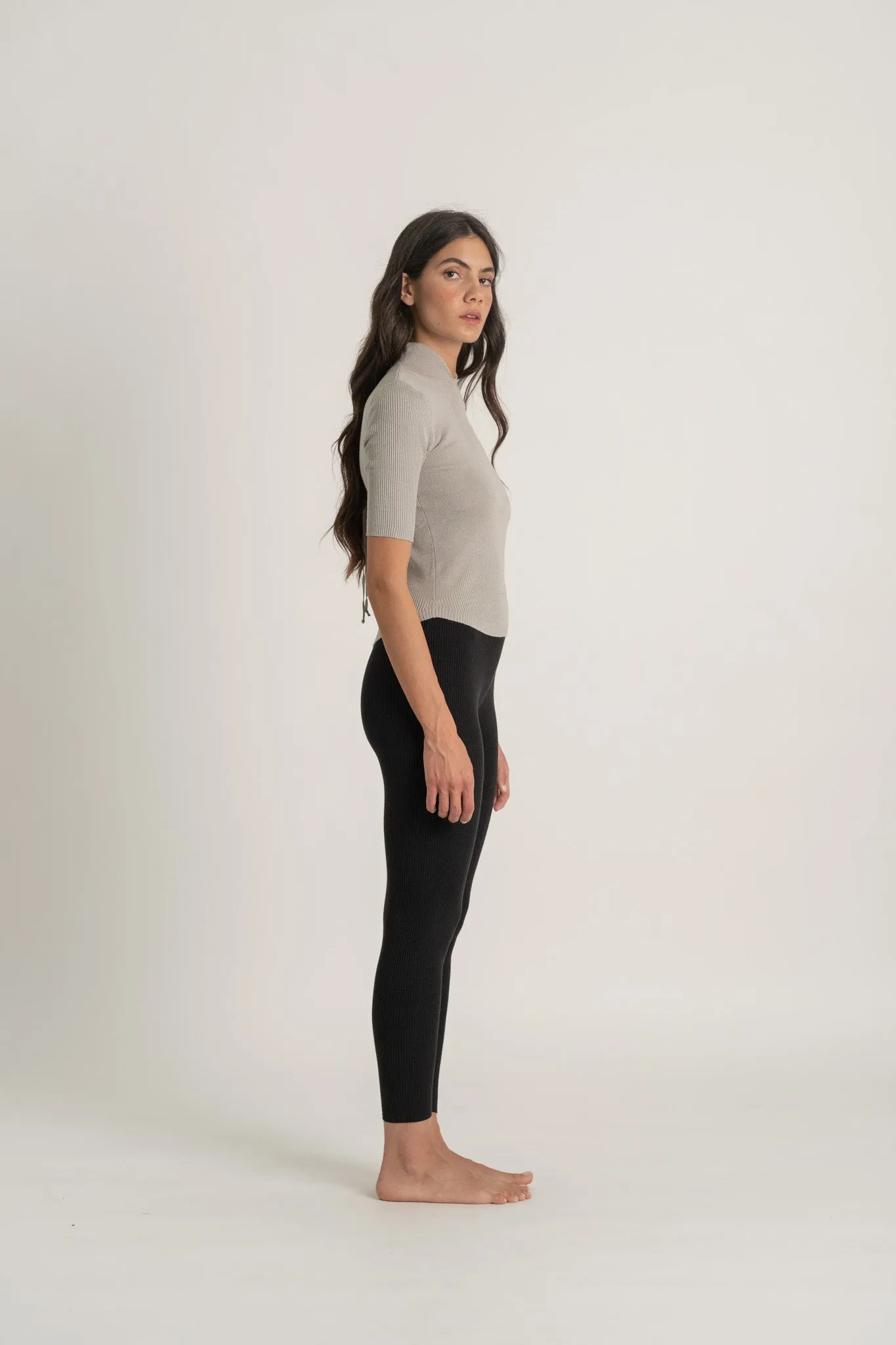 Ribbed Linen Entonnoir Top in Pebble Grey