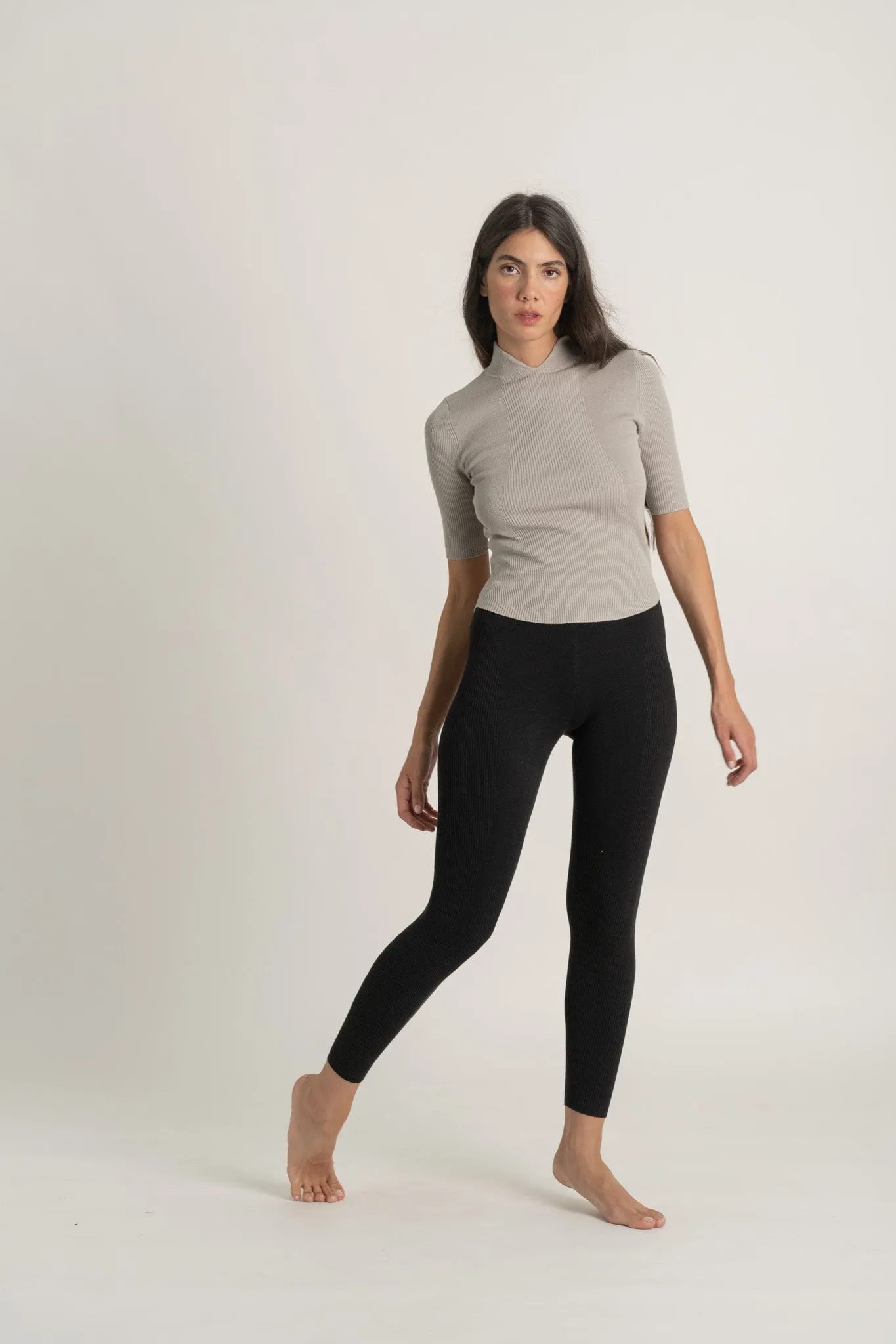 Ribbed Linen Entonnoir Top in Pebble Grey