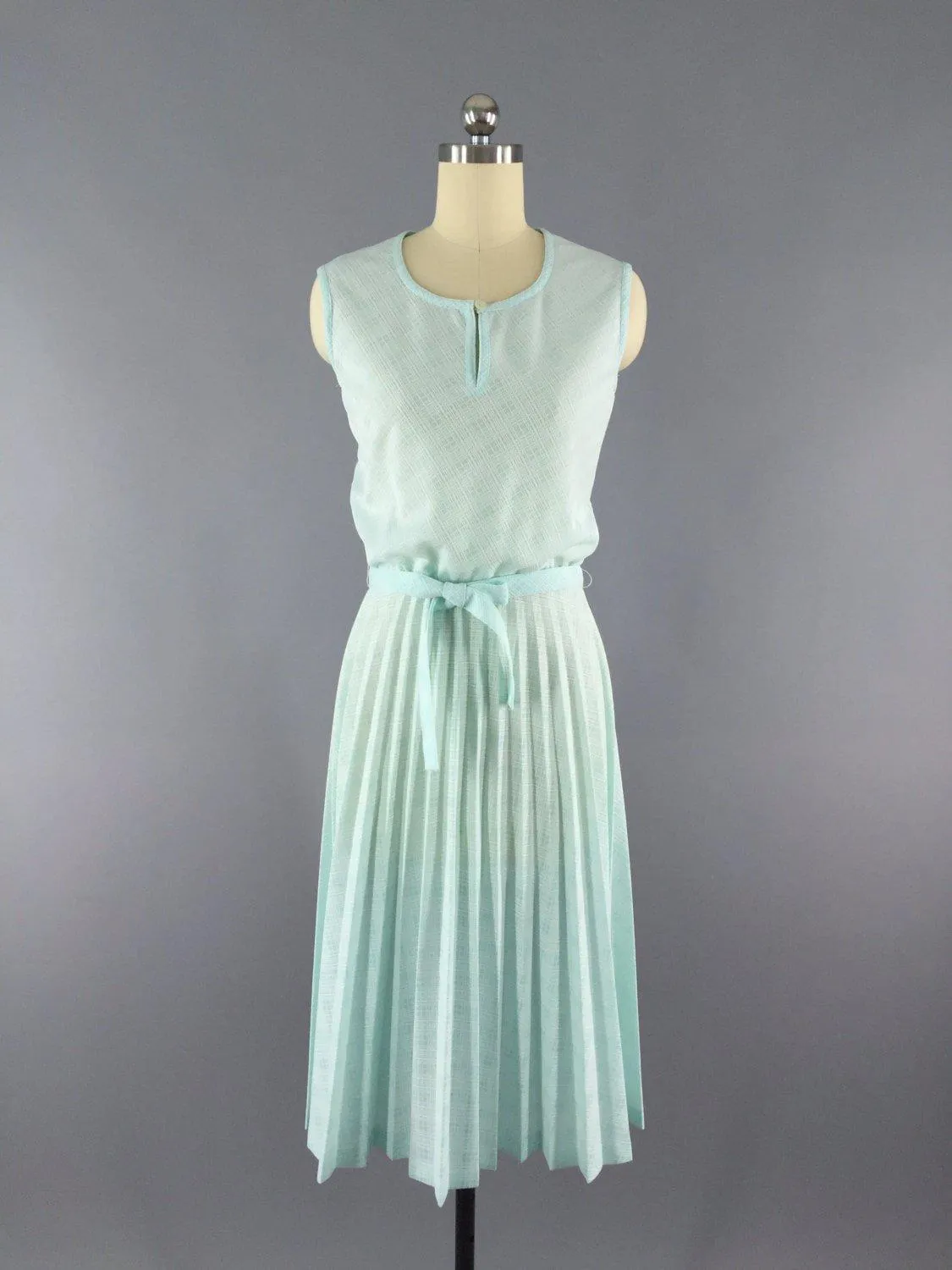 Vintage 1970s Day Dress / Mint Green Plaid