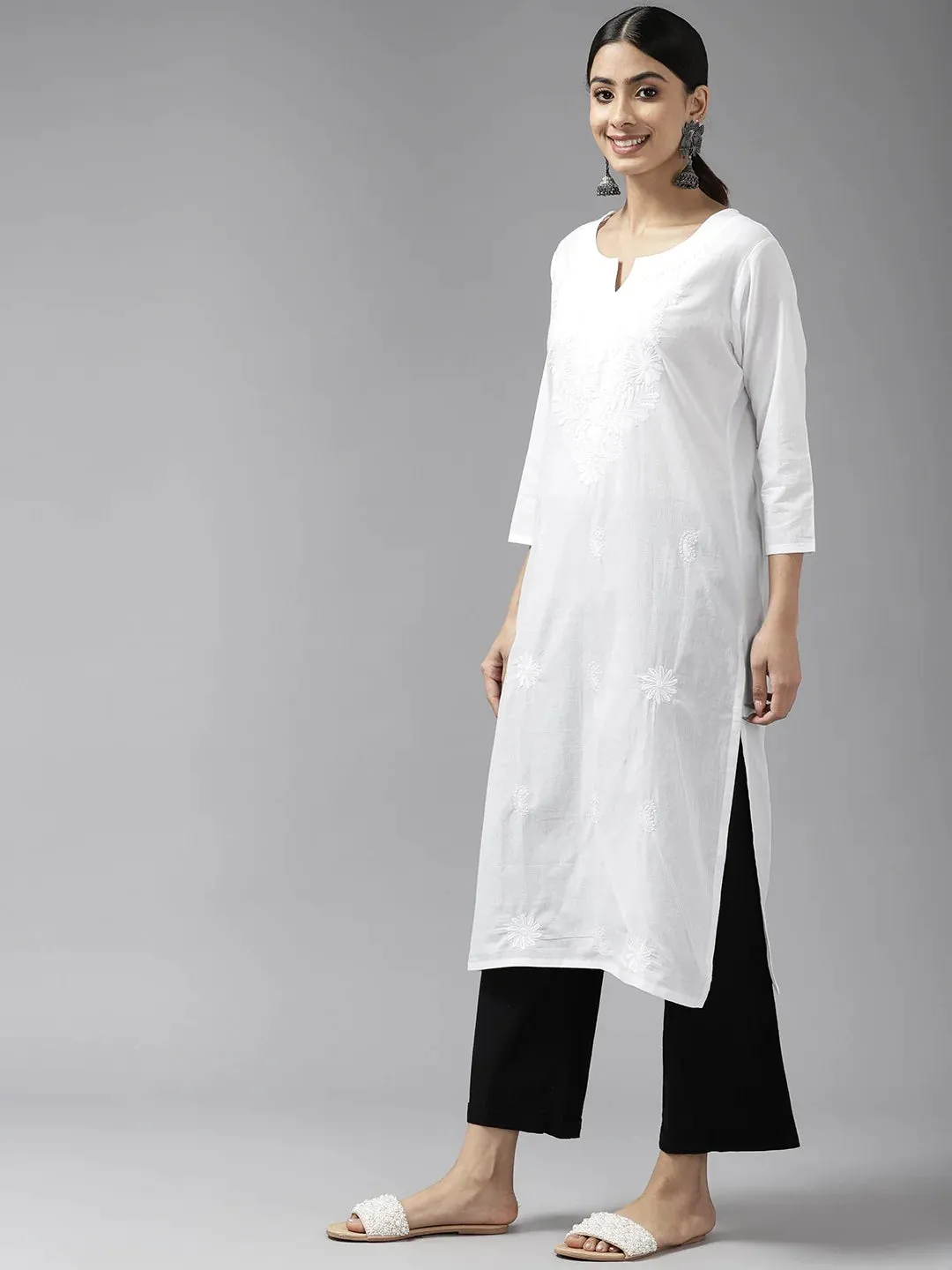 White Cotton Embroidered Chikankari Kurta